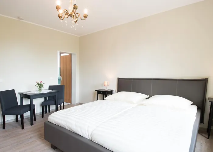 ベッド・アンド・ブレックファスト Altes Forsthaus マンダーシャイト